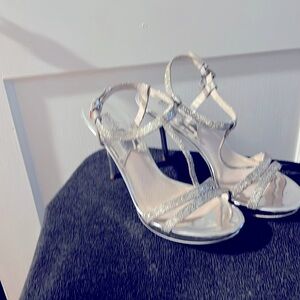 Michael Kors Yvonne Platform, Silver, Gunmetal Metallic Platform Sandals